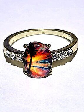 Beautiful Globe Ring With Sunset and Palm Tree Size 9